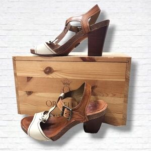 FRYE "SILVIE" Y STRAP White & Cognac LEATHER SANDAL HEELS SIZE 7M